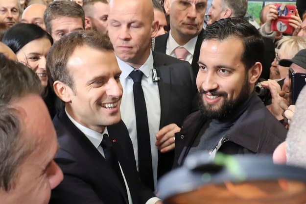 Prezydent Francji Emmanuel Macron i Alexandre Benalla na zdjęciu z lutego 2018 /LUDOVIC MARIN/AFP POOL /PAP/EPA