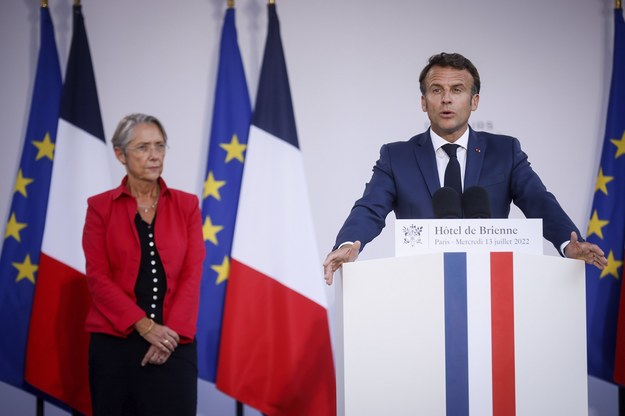 Prezydent Francji Emmanuel Macron i premier Elisabeth Borne /Thomas Padilla /PAP/EPA
