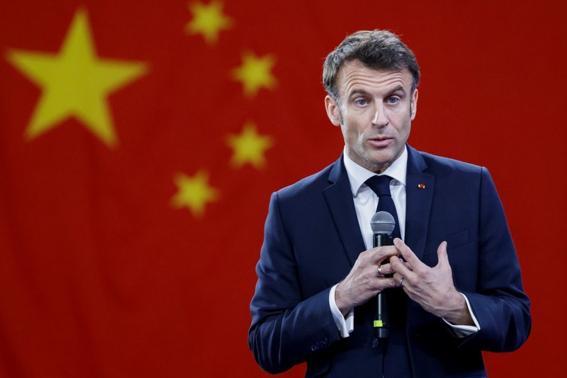 Prezydent Francji Emmanuel Macron przemawia w chińskim mieście Guangzhou /LUDOVIC MARIN /AFP
