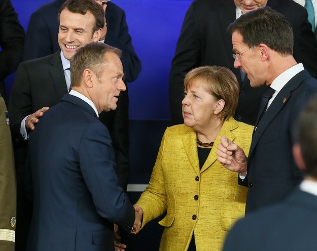Prezydent Francji Emmanuel Macron, szef Rady Europejskiej Donald Tusk, kanclerz Niemiec Angela Merkel i premier Holandii Mark Rutte /STEPHANIE LECOCQ  /PAP/EPA