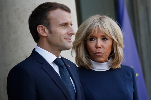 Prezydent Francji Emmanuel Macron wraz z żoną Brigitte. /YOAN VALAT  /PAP/EPA