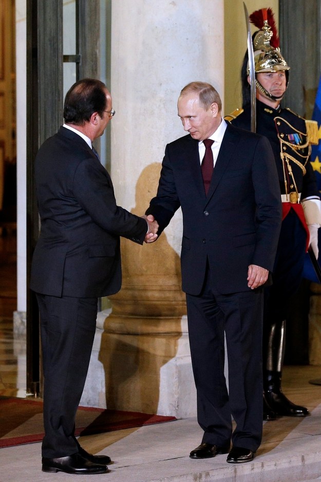 Prezydent Francji Francois Hollande i prezydent Rosji Władimir Putin /YOAN VALAT  /PAP/EPA