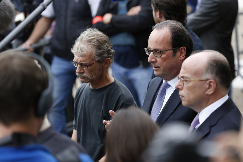 Prezydent Hollande po ataku na kościół /CHARLY TRIBALLEAU  /AFP