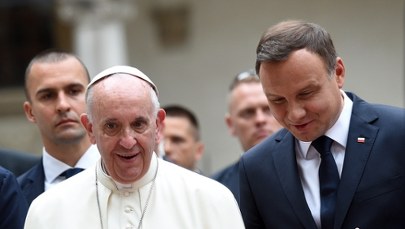 Prezydent i premier żegnają papieża Franciszka