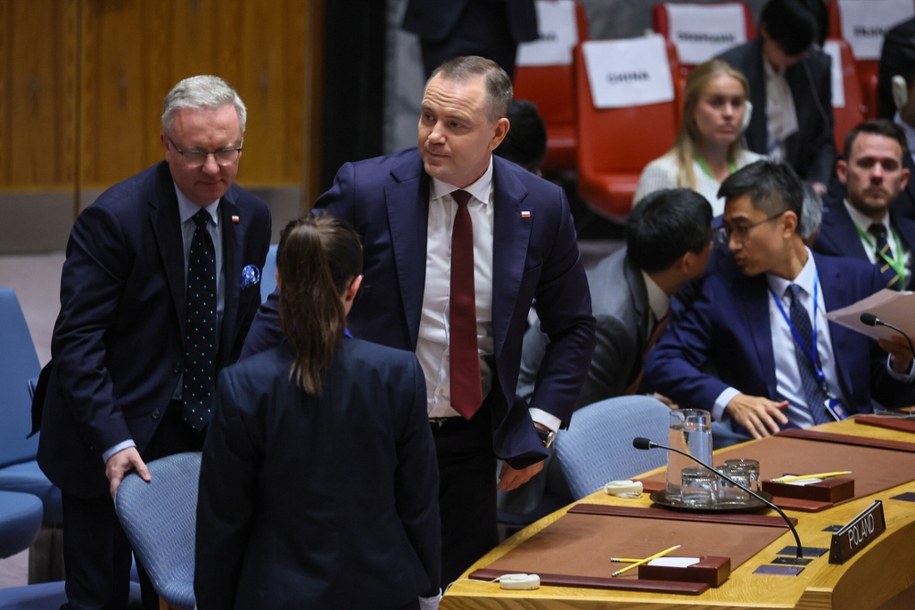 Prezydent Karol Nawrocki i ambasador RP przy ONZ Krzysztof Szczerski podczas debaty wysokiego szczebla Rady Bezpieczeństwa ONZ ws. sztucznej inteligencji. /	Leszek Szymański   /PAP