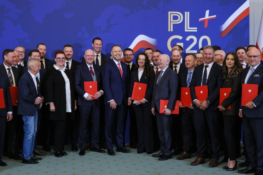 Prezydent Karol Nawrocki z członkami nowo powołanej Rady Biznesu /Paweł Supernak /PAP