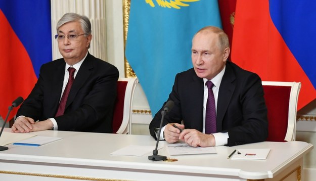 Prezydent Kazachstanu Kasym-Żomart Tokajew i prezydent Rosji Władimir Putin /MIKHAIL KLIMENTYEV/KREMLIN POOL/SPUTNIK  /PAP/EPA