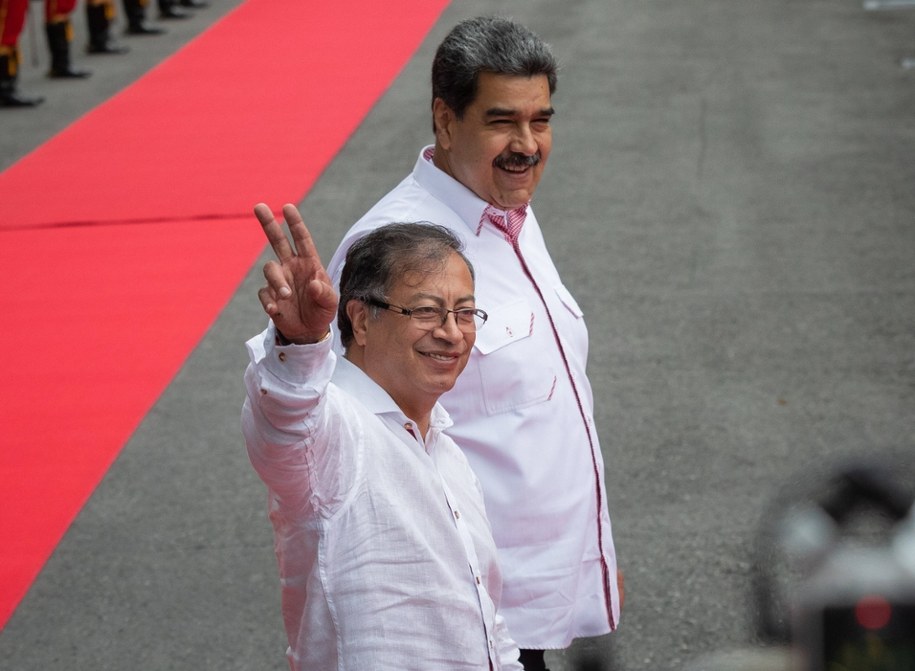 Prezydent Kolumbii Gustavo Petro w towarzystwie Nicolasa Maduro / 	RAYNER PENA R /PAP/EPA