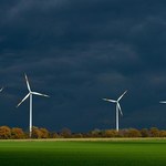 Prezydent Komorowski chce moratorium na lokalne farmy wiatrowe