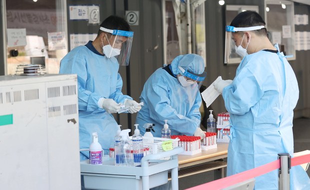 Prezydent Korei Południowej: Zaszczepiono 70 proc. ludności, wracamy do normalnego życia