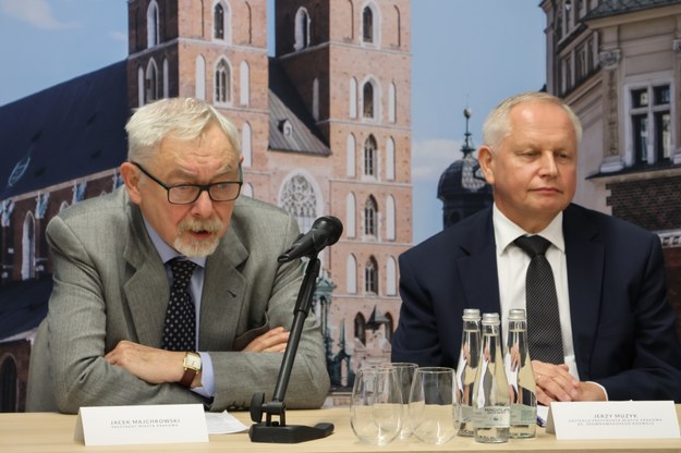 Prezydent Krakowa Jacek Majchrowski i jego zastępca Jerzy Muzyk podczas konferencji o przyszłości Wesołej /Jacek Skóra /RMF FM