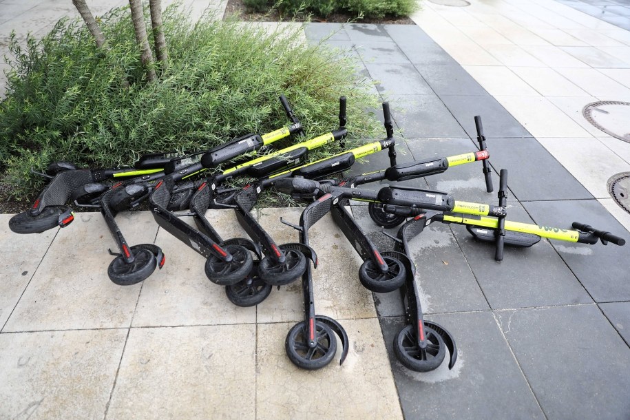 Prezydent Krakowa o hulajnogach:  "Trzeba ucywilizować tę kwestię" /Rafał Guz /PAP