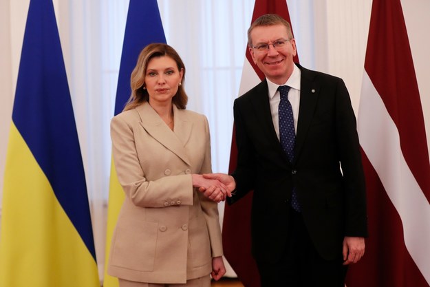 Prezydent Łotwy Edgars Rinkeviczs podczas spotkania z pierwszą damą Ukrainy Ołeną Zełenską. /TOMS KALNINS  /PAP/EPA