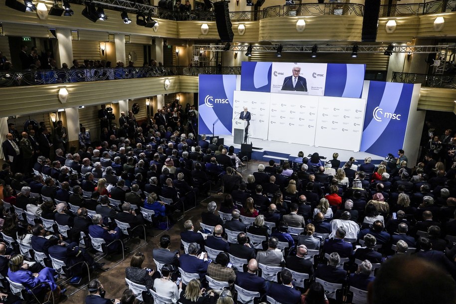 Prezydent Niemiec Frank-Walter Steinmeier przemawia do uczestników konferencji /RONALD WITTEK /PAP/EPA