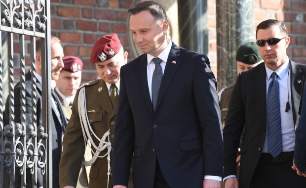 Prezydent o katastrofie smoleńskiej: Chciałbym, aby ktoś przedstawił pełny zestaw dowodów