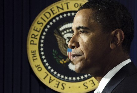 Prezydent Obama intensywnie wykorzystuje internet, ale ostrzega młodzież przed zagrożeniami w sieci /AFP