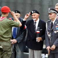 Prezes zarządu głównego Światowego Związku Żołnierzy AK Leszek Żukowski i prezes Zarządu Głównego Związku Powstańców Warszawskich gen. Zbigniew Ścibor-Rylski