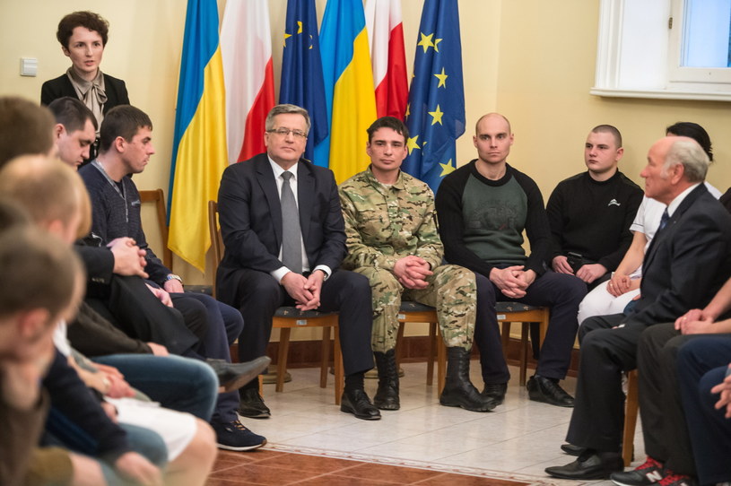 Prezydent podczas spotkania z przebywającymi na rehabilitacji w Polsce ukraińskimi weteranami uczestniczącymi w walkach w Donbasie /Maciej Kulczyński /PAP