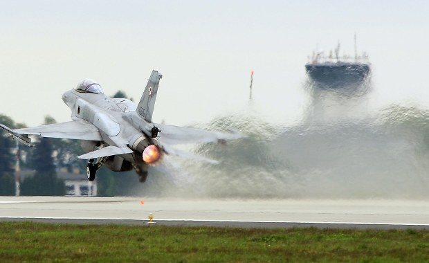 Prezydent podpisał postanowienia o wysłaniu dwóch kontyngentów do wsparcia walki z ISIS