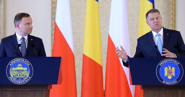 Prezydent Polski Andrzej Duda (L) i prezydent Rumunii Klaus Werner Iohannis (P) w Bukareszcie /PAP