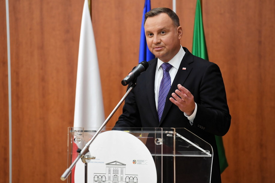 Prezydent Polski Andrzej Duda podczas wizyty w Instytucie Spallanzani w Rzymie. /Piotr Nowak /PAP