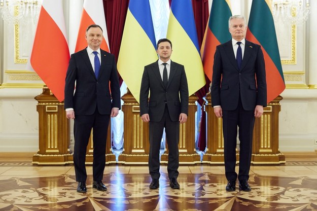 Prezydent Polski Andrzej Duda, prezydent Ukrainy Wołodymyr Zełeński i prezydent Litwy Gitanas Nauseda