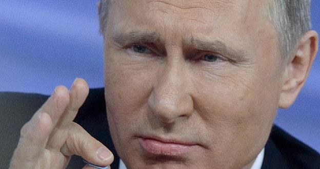 Prezydent Putin może być zadowolony? Rosja stara się zrównoważyć państwowe finanse /AFP