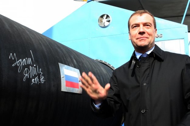 Prezydent Rosji Dmitri Miedwiediew rozpoczynający budowę Nord Stream /AFP