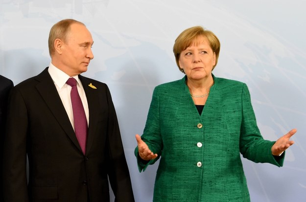 Prezydent Rosji Władimir Putin i kanclerz Niemiec Angela Merkel /DPA/Carsten Rehder /PAP