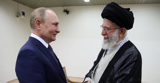Prezydent Rosji Władimir Putin i najwyższy przywódca Iranu ajatollah Ali Chamenei /SalamPix/Abaca /PAP/EPA