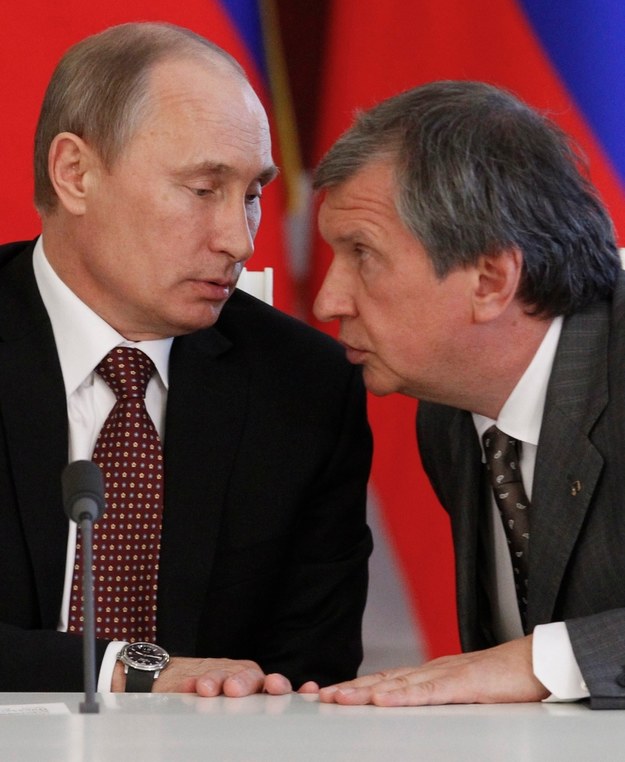Prezydent Rosji Władimir Putin i szef Rosnieftu Igor Sieczin /MAXIM SHEMETOV/POOL /PAP/EPA