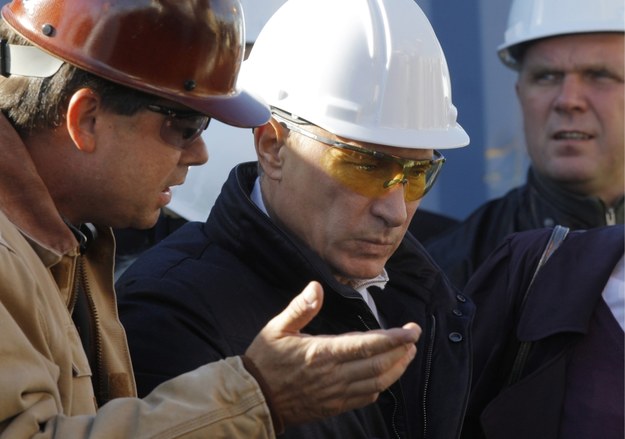 Prezydent Rosji Władimir Putin na budowie gazociągu Nord Stream w 2010 roku /DMITRY LOVETSKY  /PAP/EPA