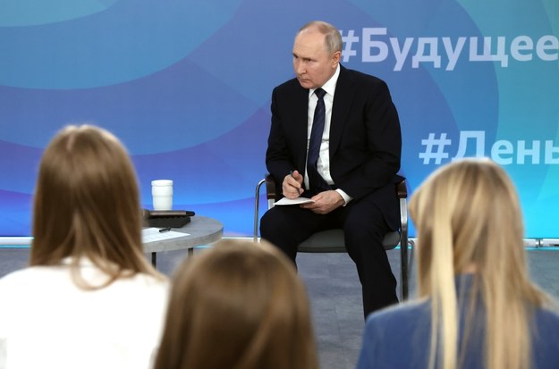 Prezydent Rosji Władimir Putin na spotkaniu ze studentami w Królewcu /VYACHESLAV PROKOFYEV / SPUTNIK / KREMLIN POOL  /PAP/EPA
