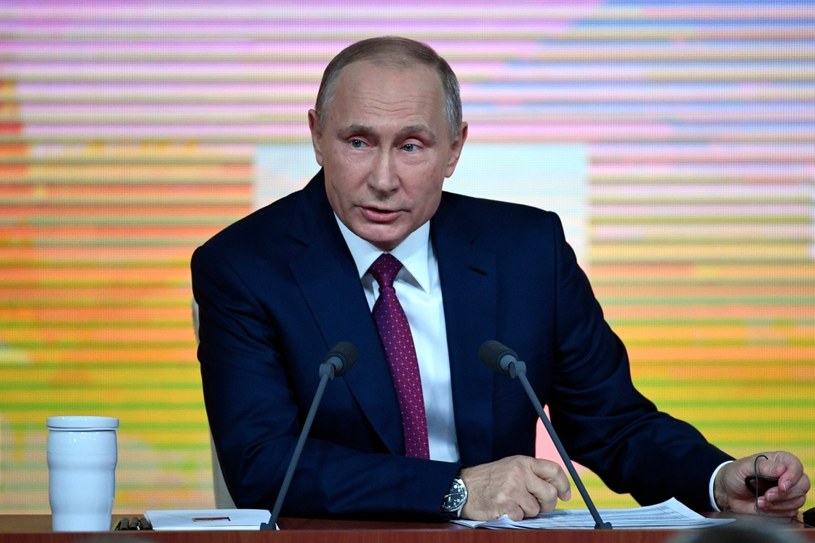 Prezydent Rosji Władimir Putin odpowiadał na pytania dziennikarzy /ALEXANDER NEMENOV /AFP