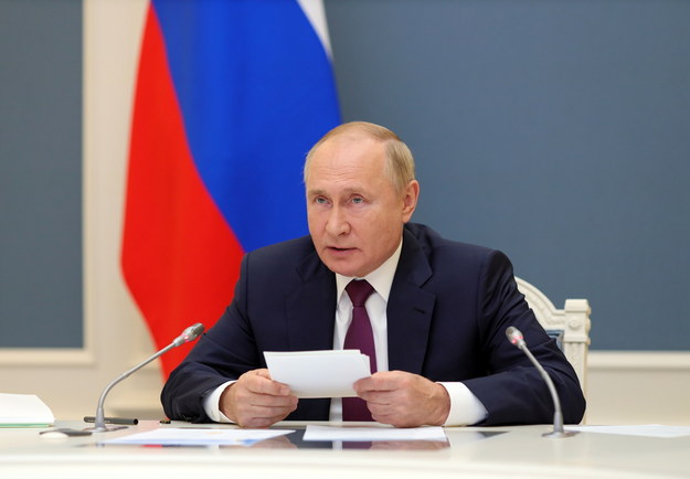 Prezydent Rosji zaapelował o działania na rzecz wzajemnego uznania szczepień /EVGENIY PAULIN / SPUTNIK / KREMLIN POOL /PAP/EPA