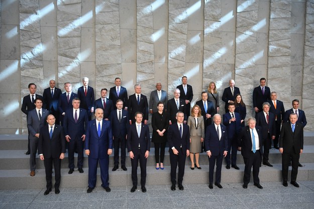 Prezydent RP Andrzej Duda (3L-IV rząd), prezydent Litwy Gitanas Nauseda (4L-III rząd), premier Wielkiej Brytanii Boris Johnson (2P-I rząd), prezydent Stanów Zjednoczonych Joe Biden (3P-I rząd), prezydent Francji Emmanuel Macron (3P-II rząd), sekretarz generalny NATO Jens Stoltenberg (4P-I rząd), premier Norwegii Jonas Gahr Store (2L-IV rząd), premier Luksemburga Xavier Bettel (3L-III rząd), premier Estonii Kaja Kallas (4P-II rząd), prezydent Bułgarii Rumen Radew (L-I rząd), remier Węgier Viktor Orban (P-III rząd), premier Holandii Mark Rutte (3L-I rząd), prezydent Czanogóry Milo Dukanovic (2L-III rząd), prezydent Łotwy Egils Levits (4P-III rząd), premier Kanady Justin Trudeau (L-II rząd) i prezydent Turcji Recep Tayyip Erdogan (P-I rząd) w Kwaterze Głównej NATO w Brukseli. /Radek Pietruszka /PAP/EPA