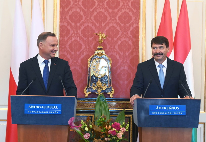 Prezydent RP Andrzej Duda i prezydent Węgier Janos Ader /	PAP/EPA/Noemi Bruzak /PAP