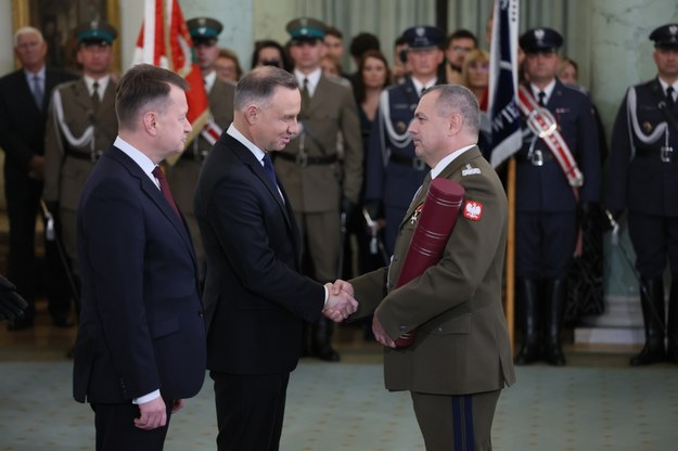 Prezydent RP Andrzej Duda , minister obrony narodowej Mariusz Błaszczak  oraz szef Sztabu Generalnego WP gen. Wiesław Kukuła /Leszek Szymański /PAP