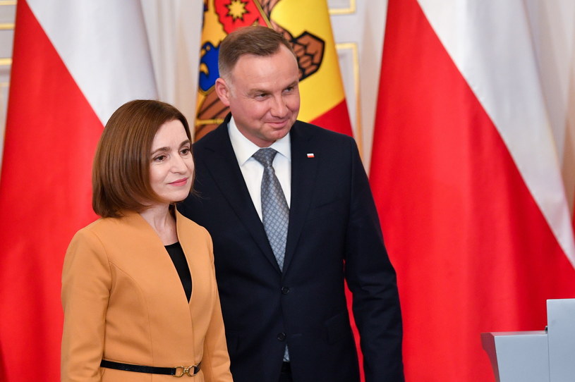 Prezydent RP Andrzej Duda (P) i prezydent Mołdawii Maia Sandu (L) podczas konferencji prasowej po spotkaniu w Belwederze w Warszawie /Radek Pietruszka /PAP
