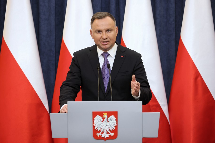 Prezydent RP Andrzej Duda podczas briefingu prasowego po zakończonym posiedzeniu Rady Gabinetowej / 	Leszek Szymański    /PAP