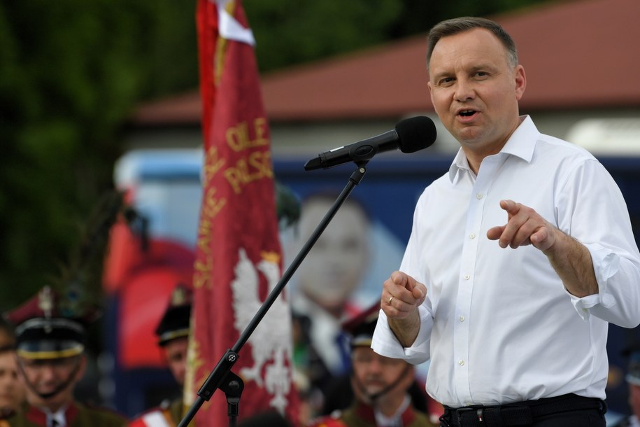 Prezydent RP Andrzej Duda podczas spotkania z mieszkańcami Zaleszan /Darek Delmanowicz /PAP