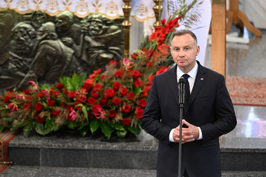 Prezydent RP Andrzej Duda podczas uroczystości pogrzebowych Tadeusza Ferenca w katedrze rzeszowskiej /Darek Delmanowicz /PAP