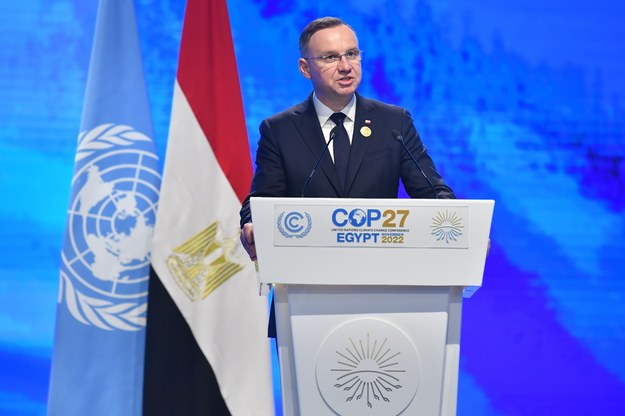 Prezydent RP Andrzej Duda przemawia na sesji plenarnej Konferencji COP27 w Szarm el-Szejk /Radek Pietruszka /PAP