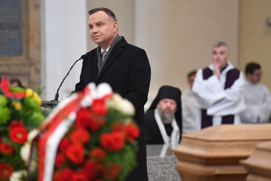 Prezydent RP Andrzej Duda przemawia podczas mszy w Katedrze Wileńskiej /Piotr Nowak /PAP