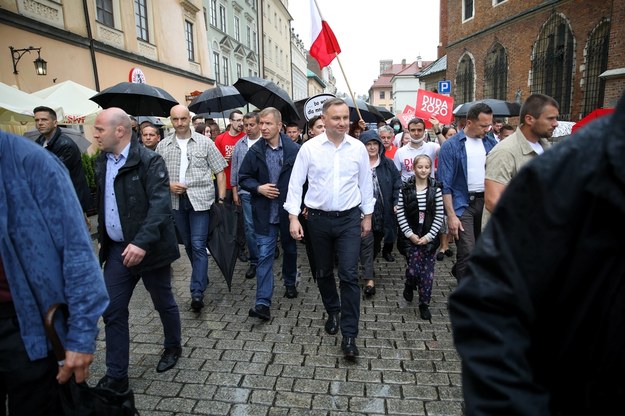 Prezydent RP Andrzej Duda w drodze na spotkanie z mieszkańcami Krakowa //Łukasz Gągulski /PAP
