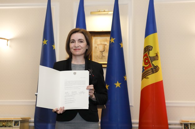 Prezydent Sandu podpisała oficjalny wniosek o członkostwo w Unii Europejskiej /STRINGER /PAP/EPA