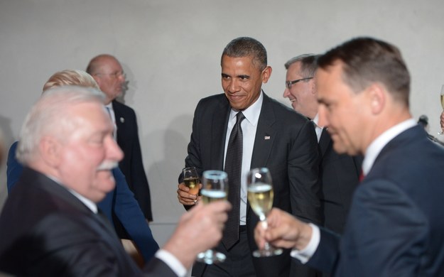 Prezydent Stanów Zjednoczonych Barack Obama (C), podczas uroczystego obiadu, po gali wręczenia Nagrody Solidarności im. Lecha Wałęsy /Radek Pietruszka /PAP