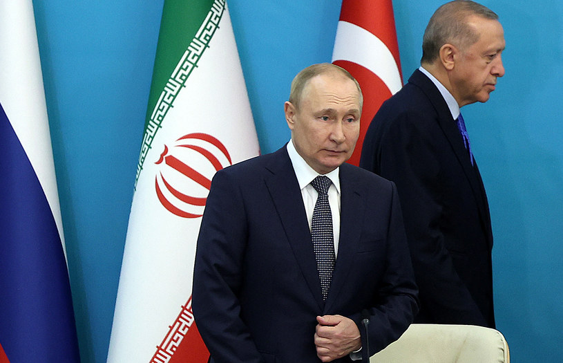 Prezydent Turcji Recep Tayyip Erdogan i prezydent Rosji Władimir Putin /ATTA KENARE /AFP