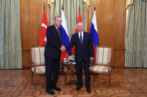 Prezydent Turcji Recep Tayyip Erdogan i Władimir Putin w Uzbekistanie /VYACHESLAV PROKOFYEV / SPUTNIK / KREMLIN POOL  /PAP