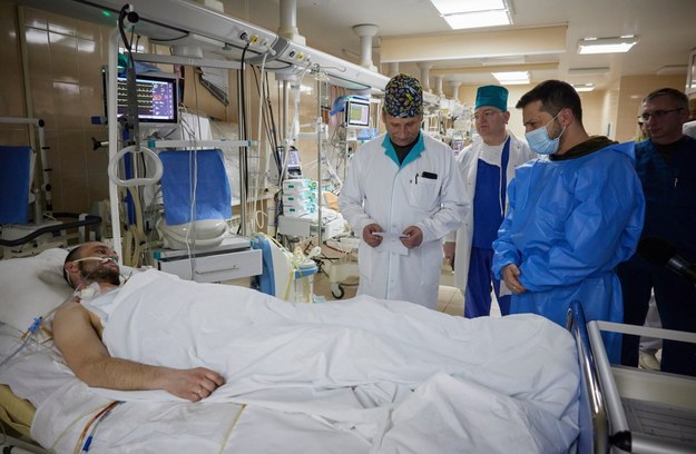 Prezydent Ukrainy odwiedził też ciężko rannych żołnierzy /PRESIDENTIAL PRESS SERVICE / HANDOUT /PAP/EPA